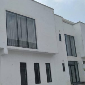3 Bedroom Apartment with a room BQ